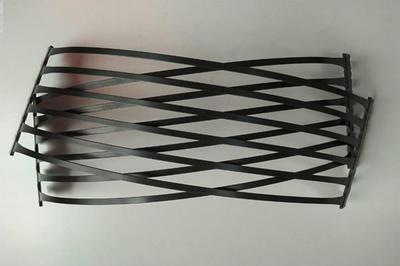 钢塑土工格栅在路面修复工程中的应用方法